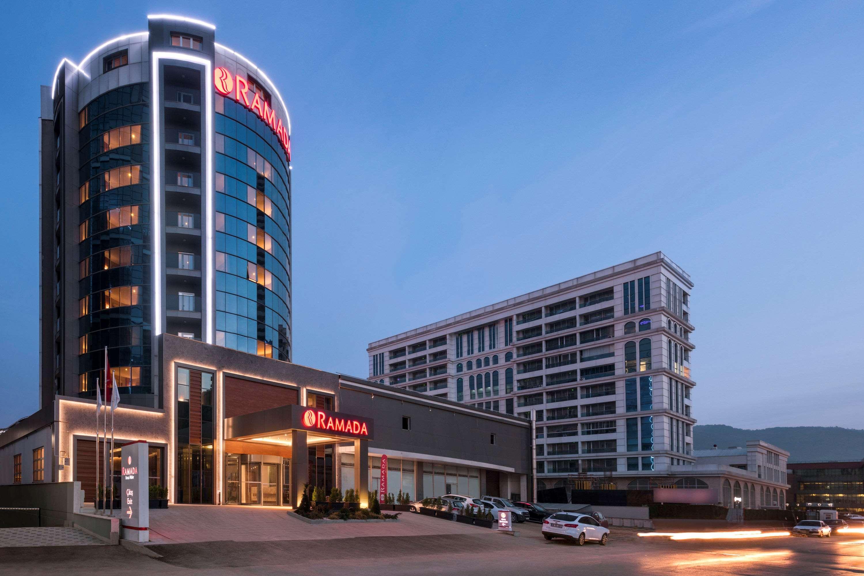 Отель Ramada By Wyndham Nilufer Бурса Экстерьер фото