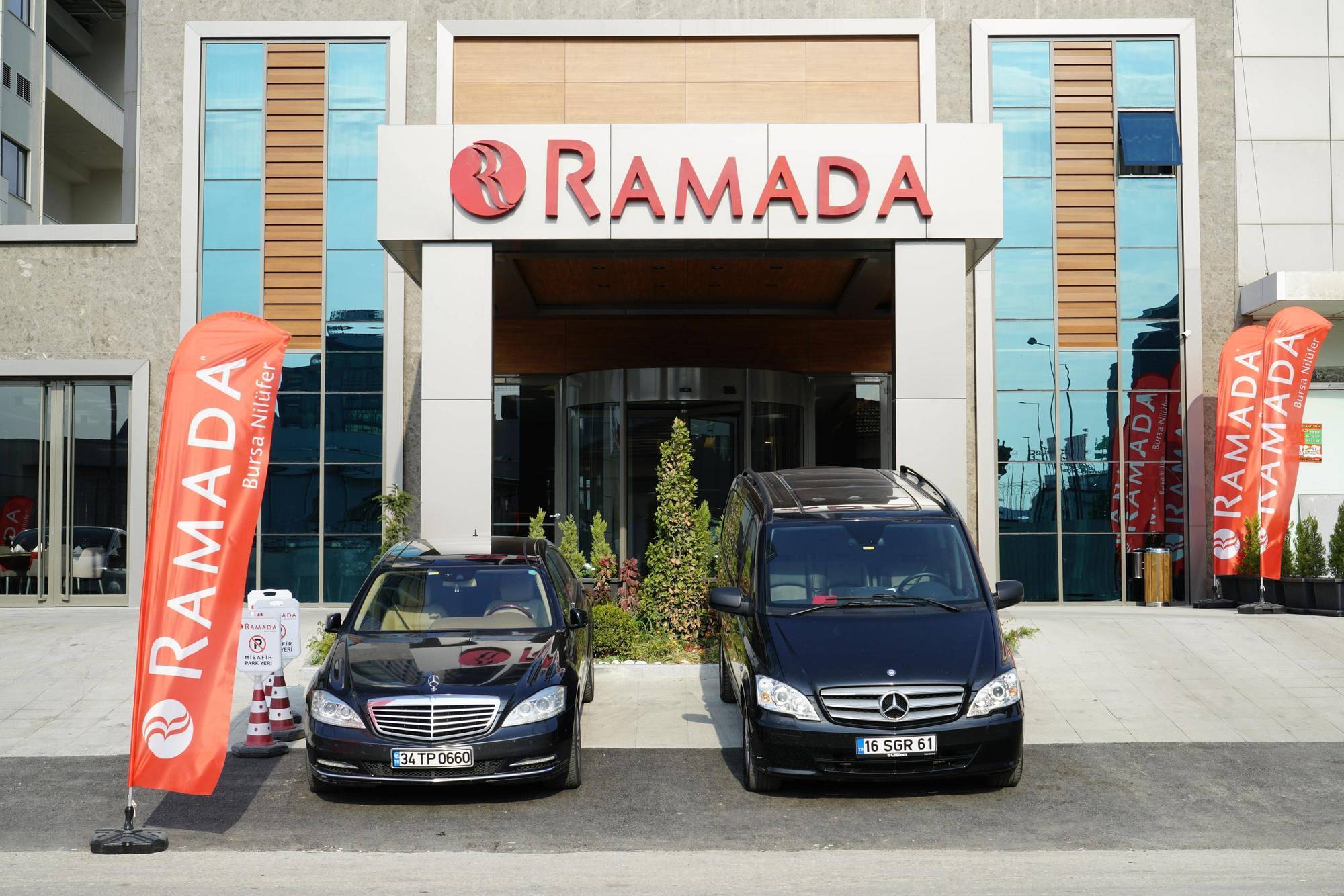 Отель Ramada By Wyndham Nilufer Бурса Экстерьер фото
